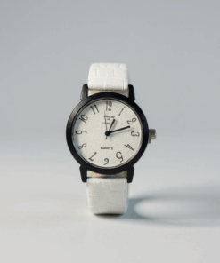 Reloj dama mediano cuero sintetico blanco