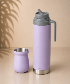 Termo COMET de 1 litro con manija y pico cebador junto a mate vaso térmico de 160 ml fabricados en acero inoxidable de doble pared.lila