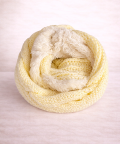 Cuellito tejido negro con interior de piel