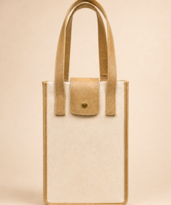 Matera cartera combinada en cuero sintético con solapa y broche, con bolsillo trasero con cierre, diseño elegante para mate, termo y accesorios crudo-camel
