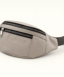 Riñonera color gris con doble cierre y correa regulable.