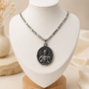Cadena en acero quirúrgico con dije del Sagrado Corazón de Jesús en relieve