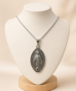 Conjunto en acero quirúrgico con dije Virgen Milagrosa XL de estilo religioso