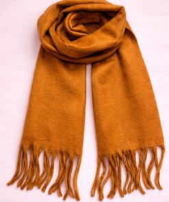 Bufanda de tejido suave con flecos, ideal para looks abrigados de otoño e invierno, color kaki