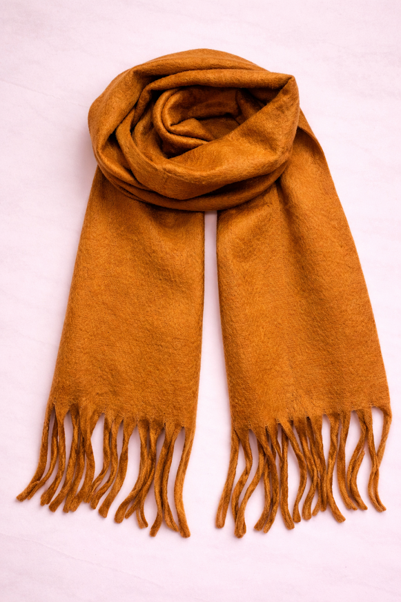 Bufanda de tejido suave con flecos, ideal para looks abrigados de otoño e invierno, color kaki