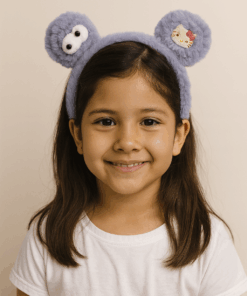 niña 8 años con tiara peluche con orejas