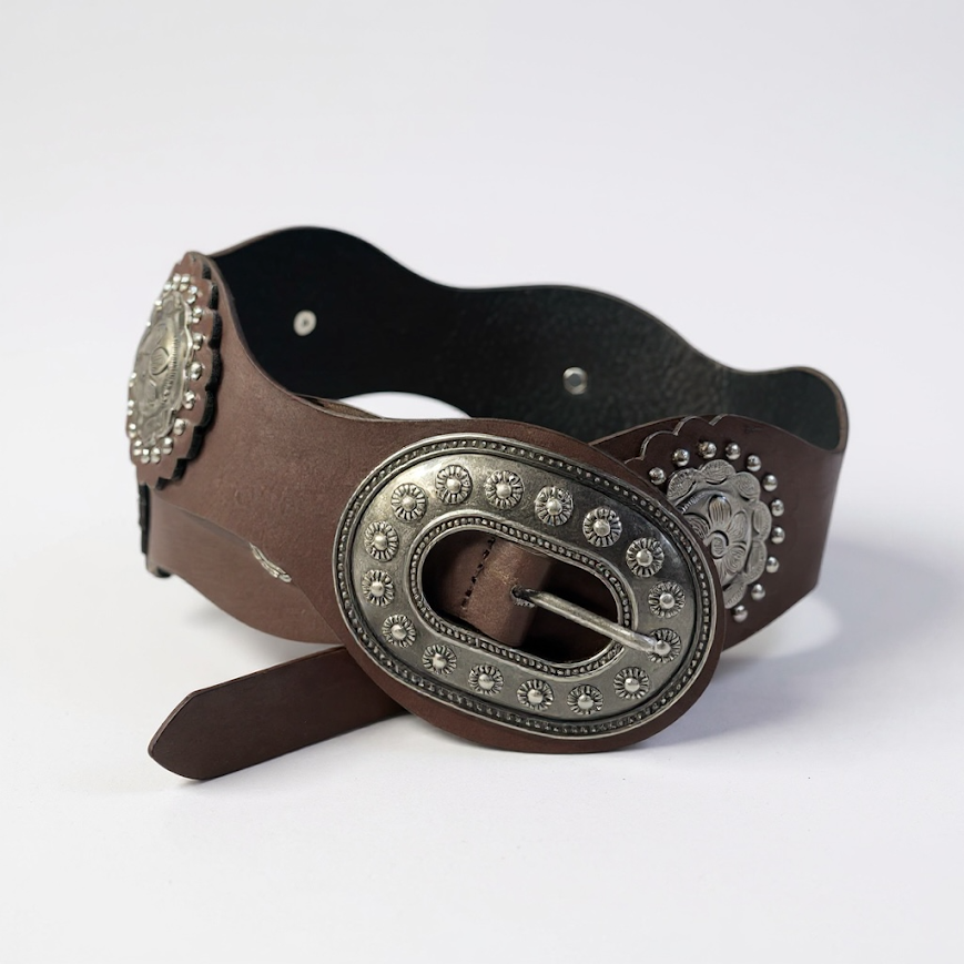 Cinto Aurora chapón ovalado plateado color marrón