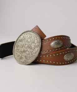 Cinto chapón con tachas y apliques plateado, color
