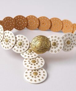 cinto boho con chapon y ojalillo blanco