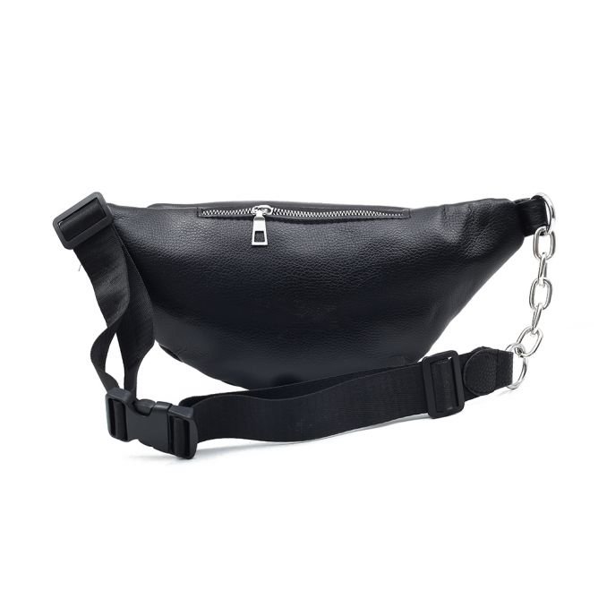 Riñonera cuero sintético lisa negra con correa combinada con cadena