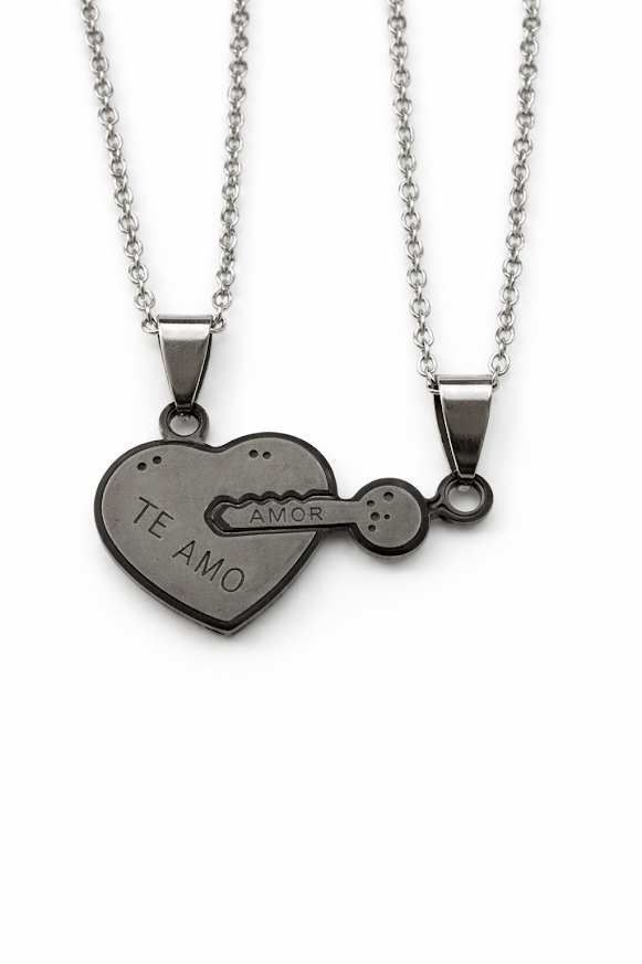 Dije corazón con llave para compartir con 2 cadenas en acero
