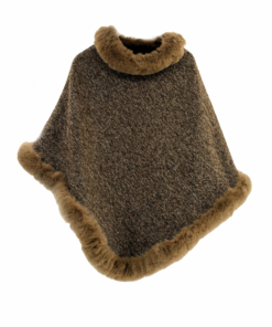 Poncho tejido suave con cuello amplio y terminaciones en piel sintética, ideal para looks elegantes de otoño e invierno. Jaspeado marrón