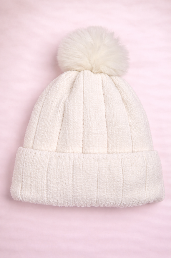 Gorro de chenille con pompón de piel suave y diseño elegante blanco