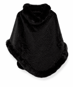 Poncho tejido suave con cuello amplio y terminaciones en piel sintética, ideal para looks elegantes de otoño e invierno. Liso negro