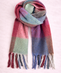 Bufandón de tejido suave con flecos, ideal para looks abrigados de otoño e invierno, rayado en tonos verde, celeste y bordó-7