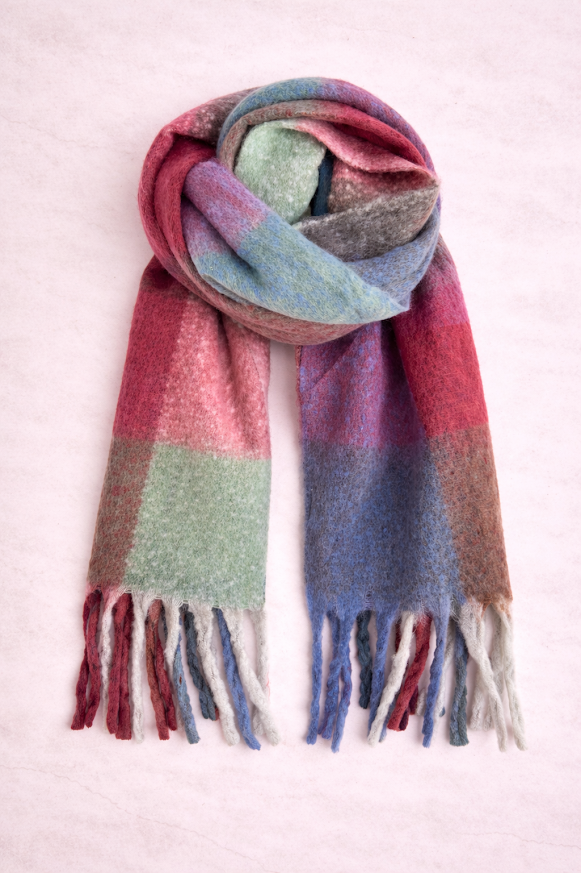 Bufandón de tejido suave con flecos, ideal para looks abrigados de otoño e invierno, rayado en tonos verde, celeste y bordó-7