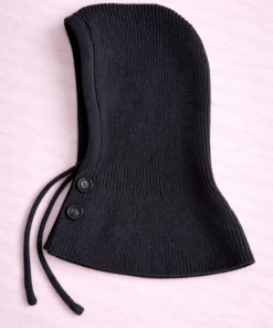 Gorro tipo capucha tejida con cuello incorporado, ideal para invierno color negro