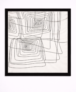 pañuelo de seda con diseño abstracto geométrico de 70x70cm en fondo neutro claro blanco borde negro
