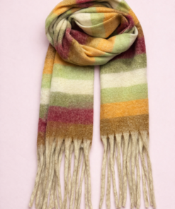 Bufandón rayado de invierno con flecos y textura suave verde