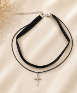 Choker doble negro con dije triangular plateado
