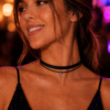 Choker doble negro con dije triangular plateado para mujer