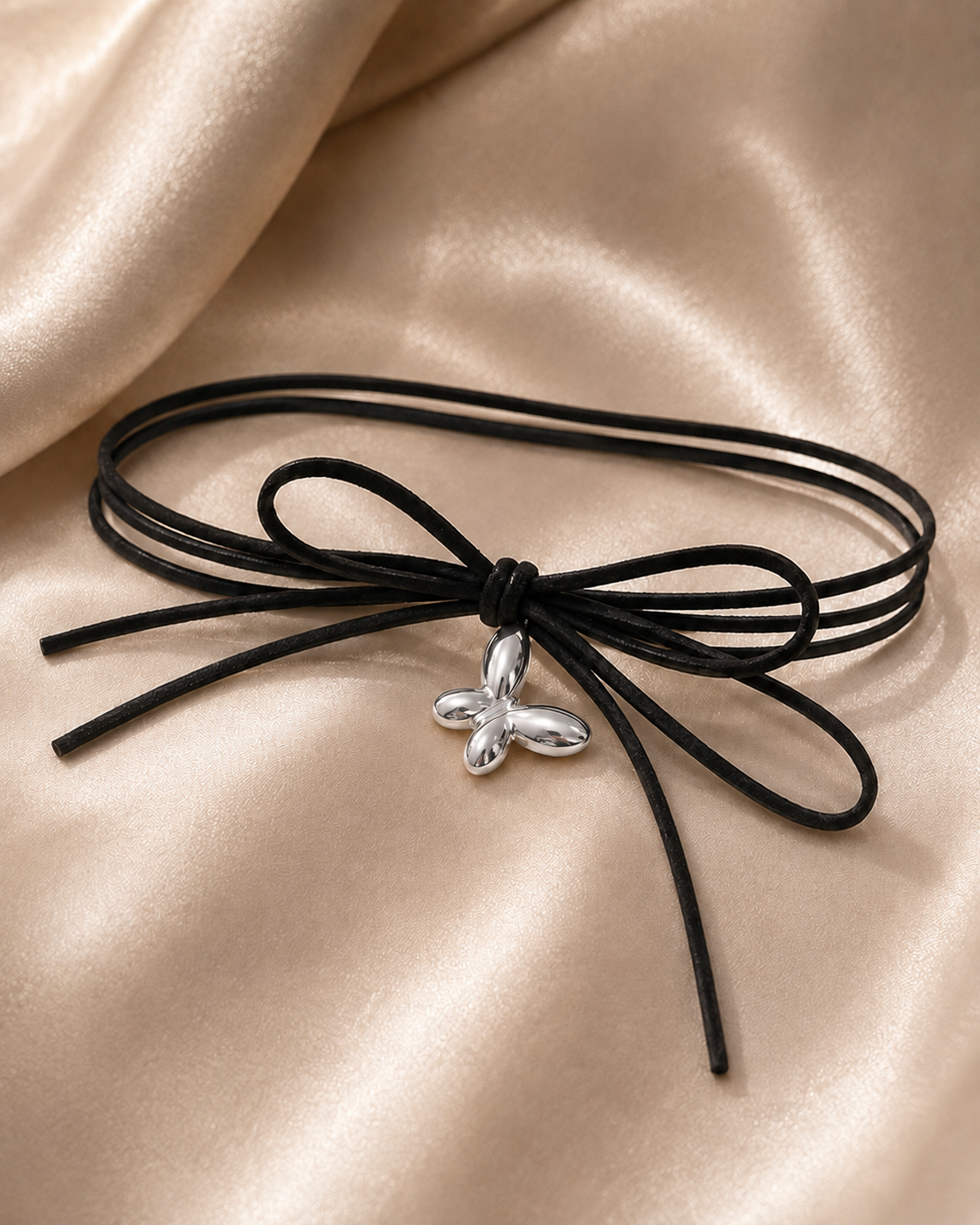 choker corbatero con dije mariposa plateado