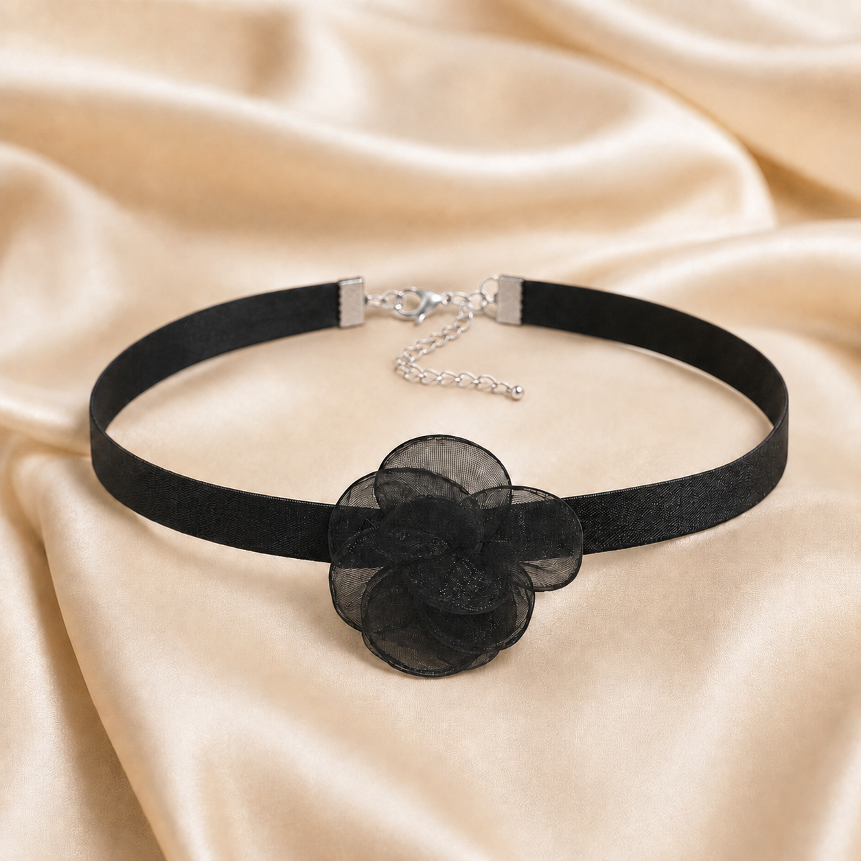 Choker negro con flor negro de tela para mujer