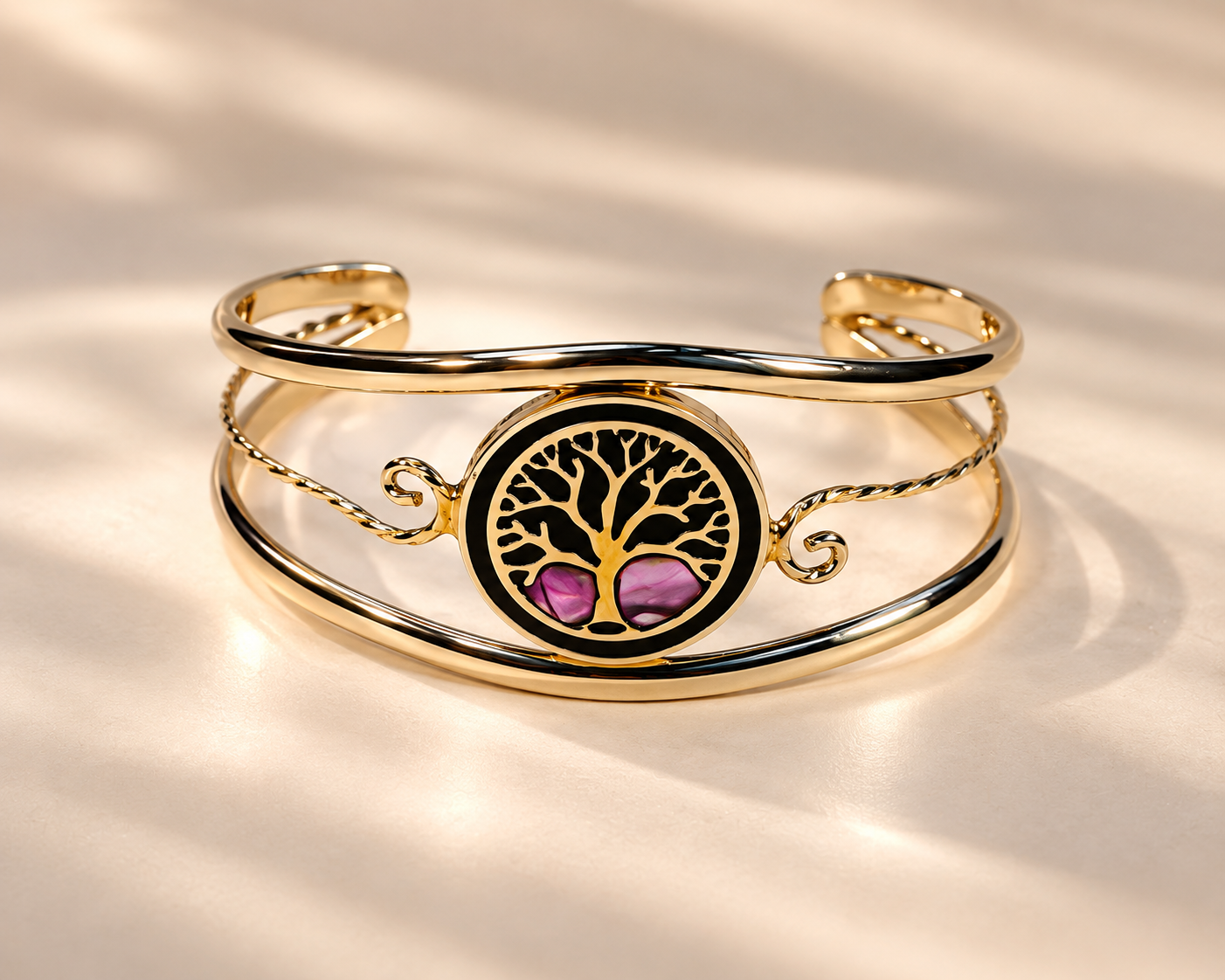 Brazalete de alpaca con diseño Árbol de la Vida lila