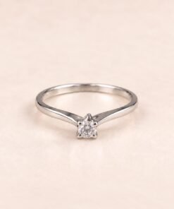 Anillo solitario de Plata 925 con circonia central y aro fino elegante