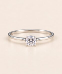 Anillo solitario de Plata 925 con circonia central de corte brillante